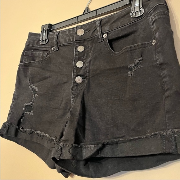 Mudd Black Buttonfly Shorts - Picture 3 of 5